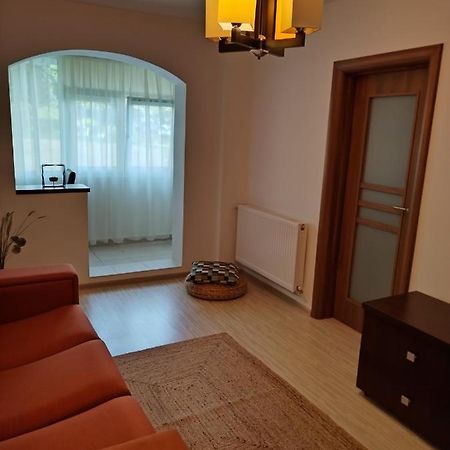 Chic Apartment 피테슈티 외부 사진