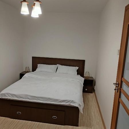 Chic Apartment 피테슈티 외부 사진