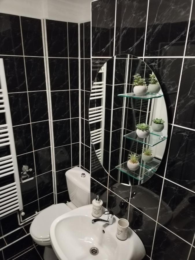 Chic Apartment 피테슈티 외부 사진